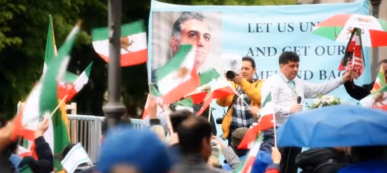 جانب من وقفة احتجاجية لإيرانيو ألمانيا