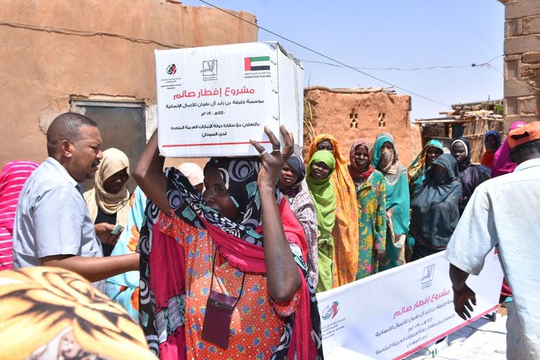 سفارة الإمارات تنفذ إفطارات "خليفة الإنسانية" في السودان