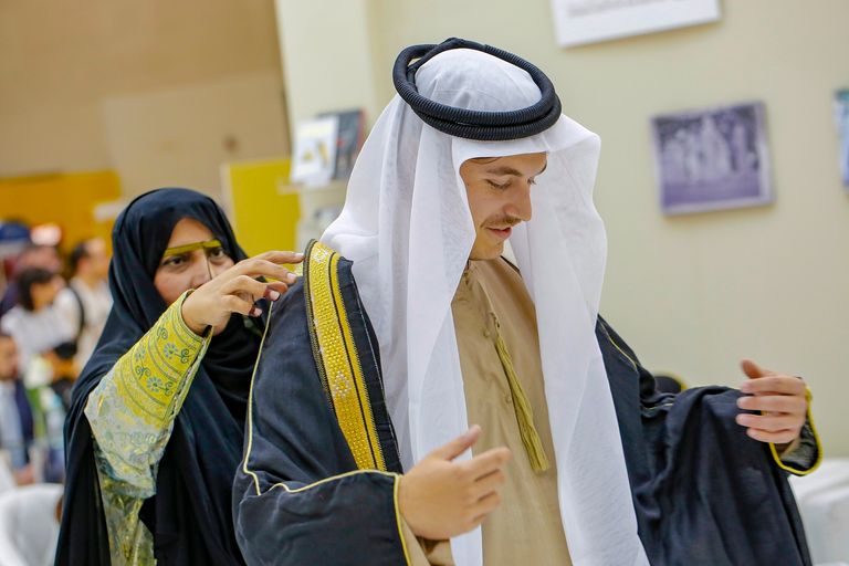 الشارقة تستعرض العادات والتقاليد الإماراتيّة