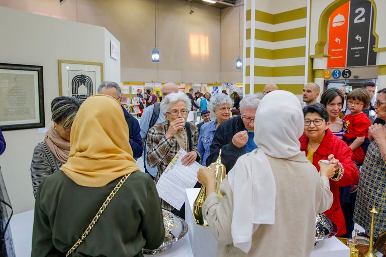 الشارقة تستعرض العادات والتقاليد الإماراتيّة