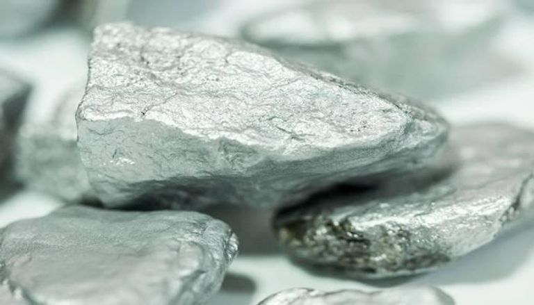 الفضة تدخل في صناعة الكثير من مستحضرات العناية بالبشرة