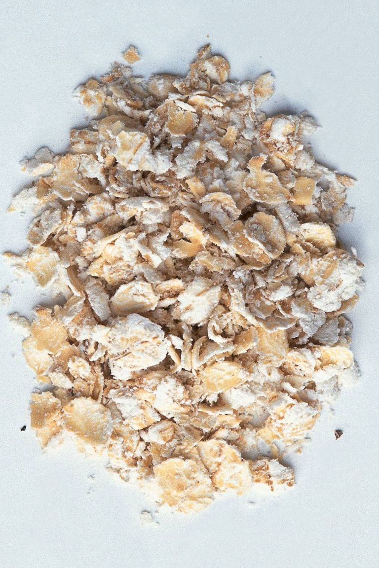 الفضة تدخل في صناعة الكثير من مستحضرات العناية بالبشرة