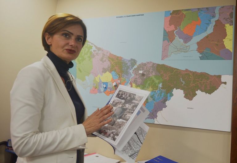 جانان قفطانجي أوغلو رئيسة فرع حزب الشعب الجمهوري في مدينة إسطنبول