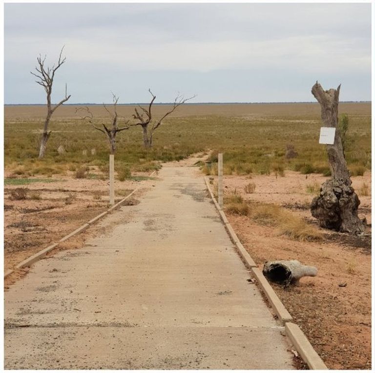 يسافر متطوعون 8 ساعات لتوصيل المياه النظيفة إلى المدينة