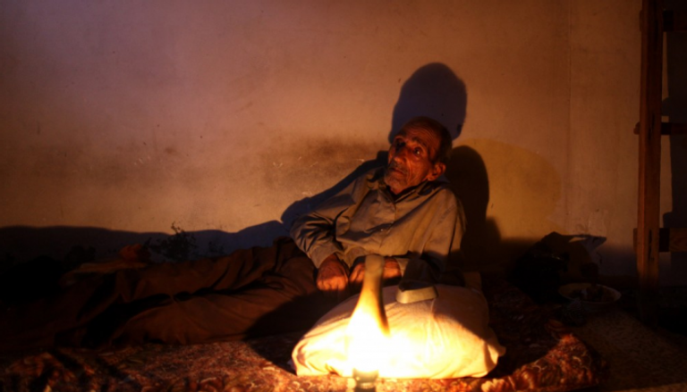 متاجرة مليشيا الحوثي بالكهرباء تضاعف آلام اليمنيين - أرشيفية