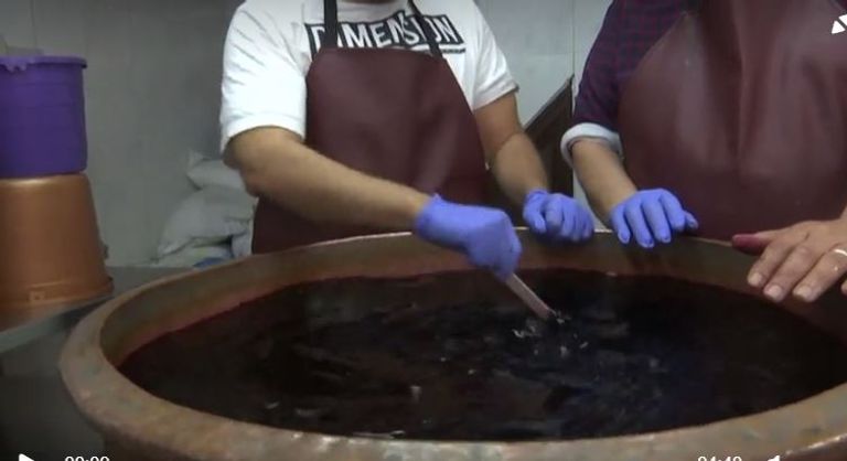 عائلة لبنانية تتقن صناعة المشروبات الرمضانية