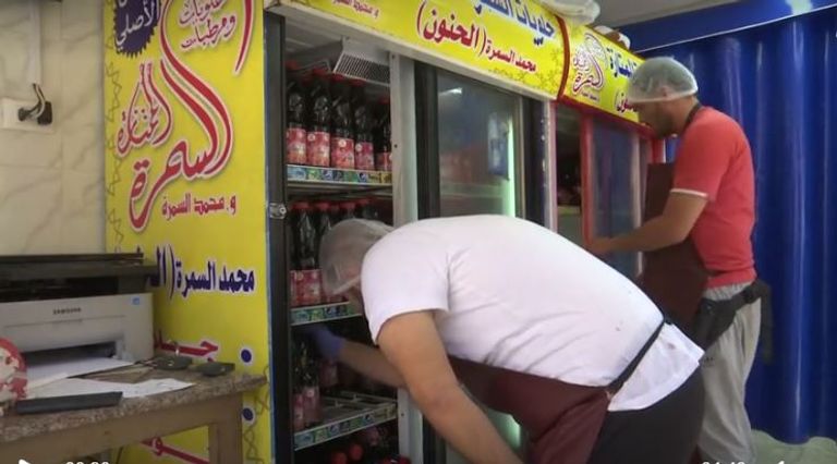 عائلة لبنانية تتقن صناعة المشروبات الرمضانية