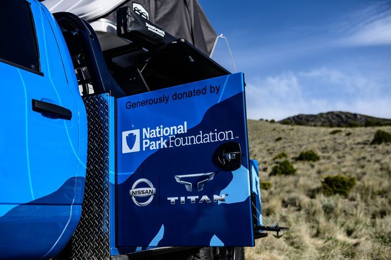 التصميم التوضيحي لشاحنة نيسان تايتان