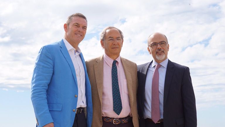 صورة من حفل توقيع الاتفاقية. 