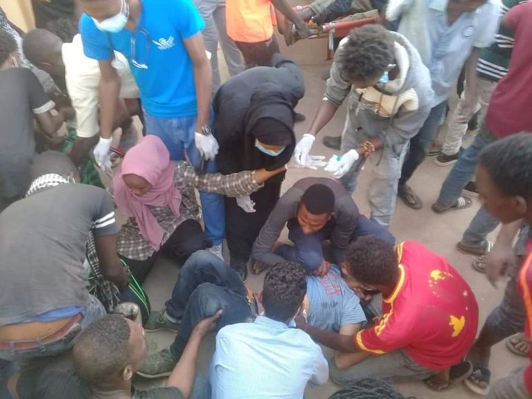 مسلحون بزي عسكري يهاجمون معتصمين سودانيين