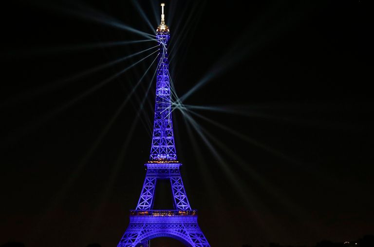 جانب من احتفال مرور 130 عاما على إنشاء برج إيفل