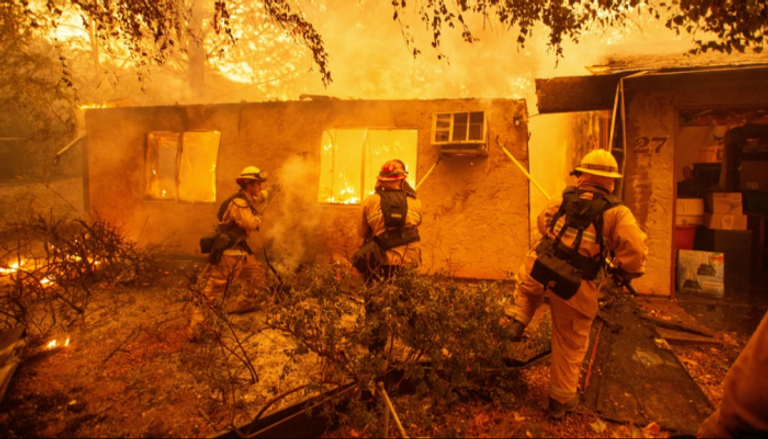 رجال الإطفاء في كاليفورنيا