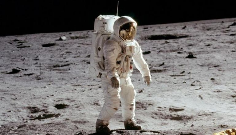 توقعات بهبوط أول امرأة على القمر في 2024 - أرشيفية