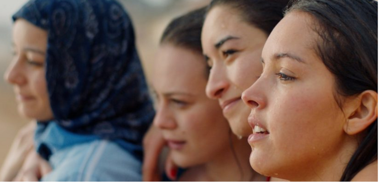 مشهد من فيلم بابيشا الجزائري مهرجان