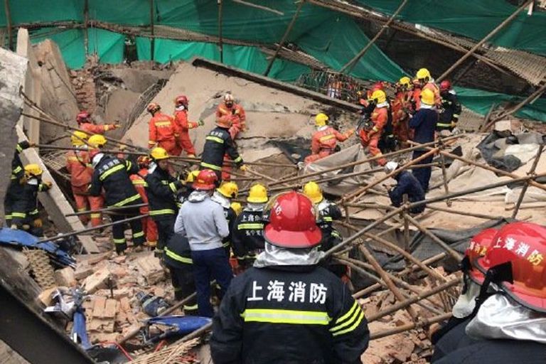 إنقاذ 11 من انهيار مبنى في الصين وبقاء 9 تحت الأنقاض  