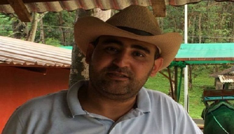 المخرج إبراهيم فخر محمد رمضان وحلا شيحة في لقطة من مسلسل "زلزال"