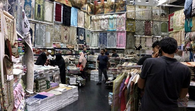 جانب من الرواج في المولات المجاورة للحرم المكي جانب من الرواج في المولات المجاورة للحرم المكي