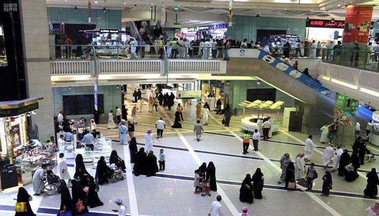 جانب من الرواج في المولات المجاورة للحرم المكي جانب من الرواج في المولات المجاورة للحرم المكي