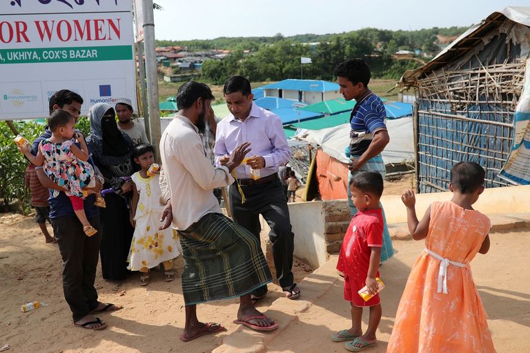 نحو 250 ألفا من اللاجئين الروهينجا يحصلون على بطاقات هوية