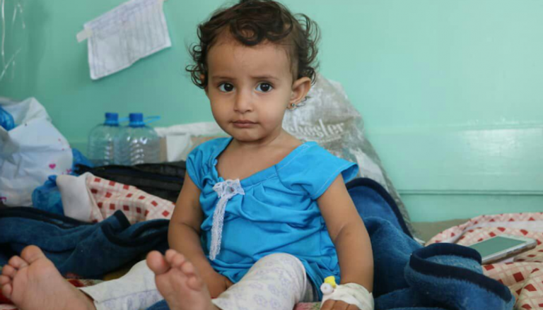 طفلة يمنية مصابة بالكوليرا