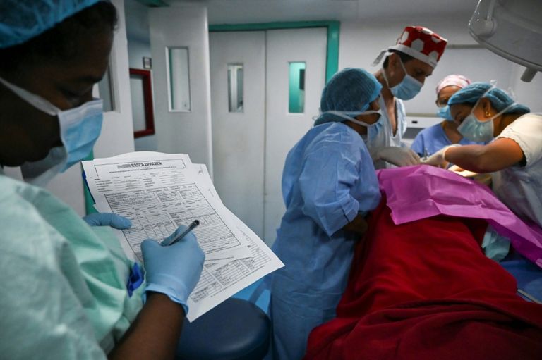 سفينة مستشفى