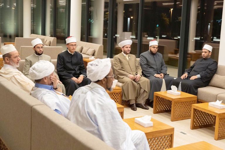 جانب من زيارة ضيوف رئيس دولة الإمارات لواحة الكرامة.