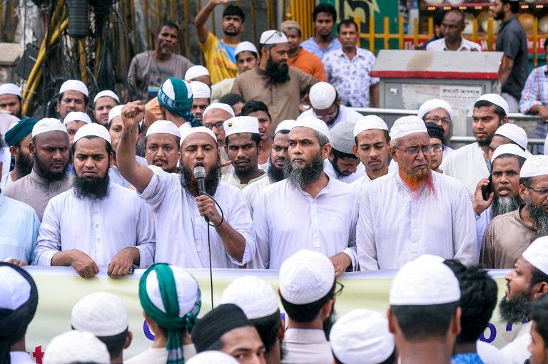جانب من مسيرة احتجاجية في بنجلاديش دعما لمسلمي الصين الصين تحض على الزواج المختلط في إقليم شينجيانغ تشجيعا لـ"الاستيعاب"