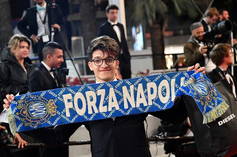 نجم كرة القدم الأرجنتيني السابق دييجو مارادونا