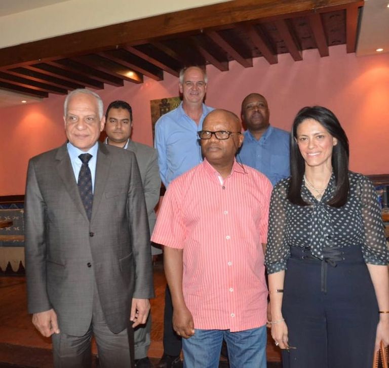 وزيرة السياحة المصرية خلال جانب من الجولة مع السياح