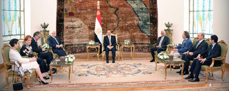 جانب من لقاء السيسي ورئيس مجلس الشيوخ الكندي