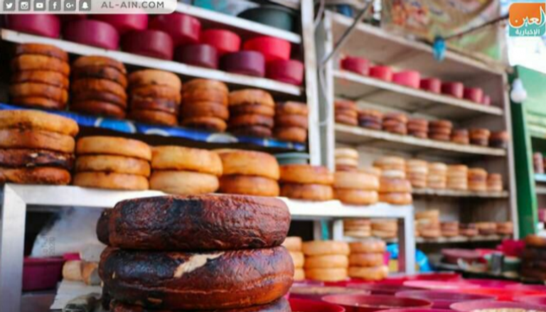 أحد متاجر بيع الجبن البلدي في تعز اليمنية