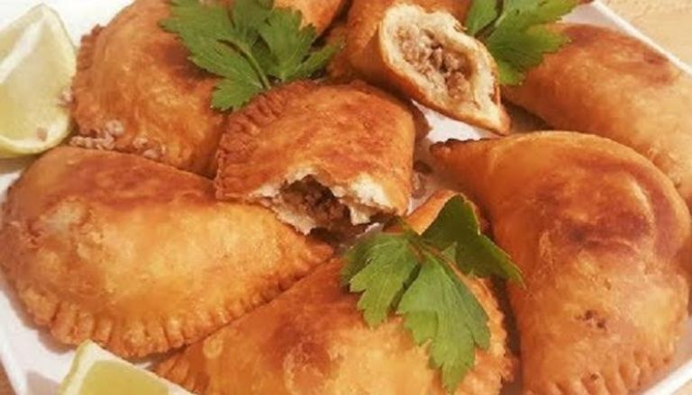 أكلة "بوراك بالعجينة" الجزائرية التقليدية