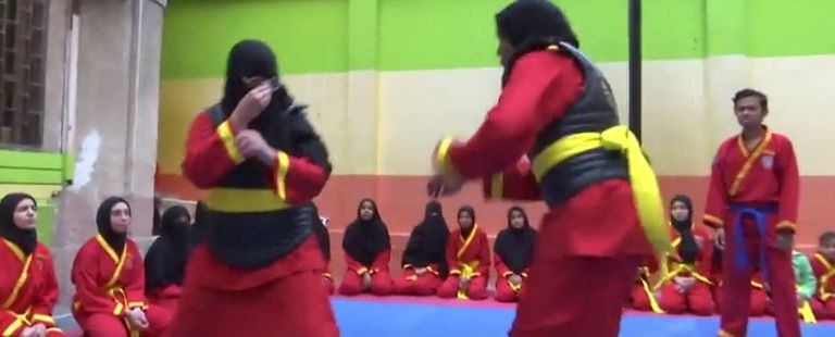 مصريات يواجهن التحرش برياضة قتالية إندونيسية قديمة