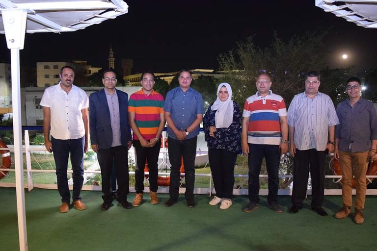 طلاب مسيحيون ينظمون إفطارا جماعيا بجامعة سوهاج المصرية