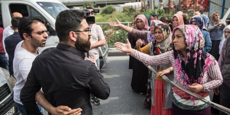 نساء إسطنبول يتظاهرن ضد بيع المخدرات