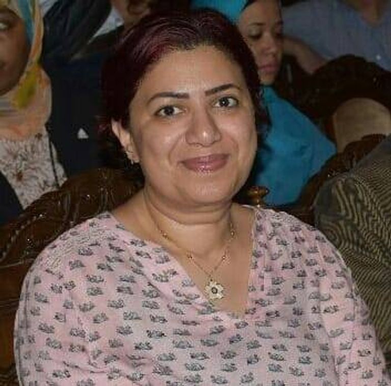 جوخة الحارثي ومترجمتها عقب إعلان نبأ الفوز