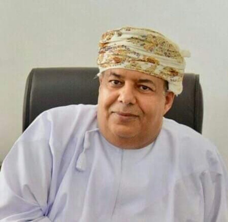 جوخة الحارثي ومترجمتها عقب إعلان نبأ الفوز