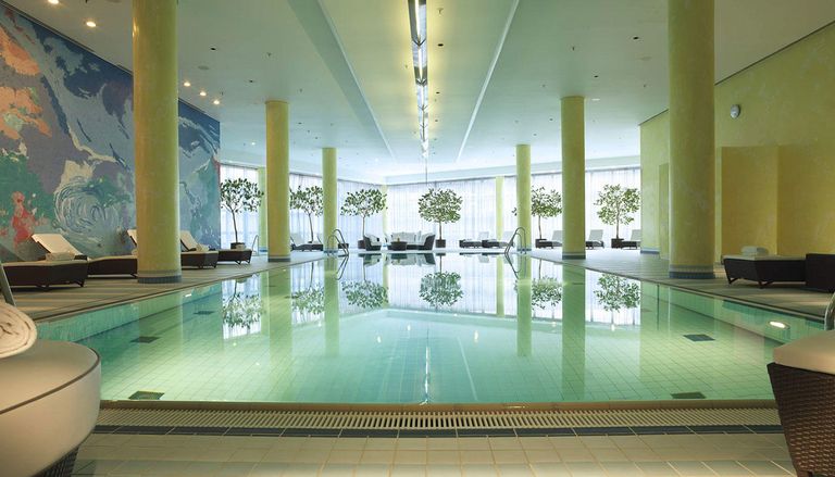 أجمل فنادق المطارات حول العالم