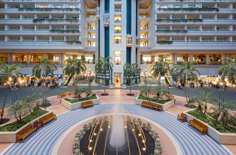 أجمل فنادق المطارات حول العالم