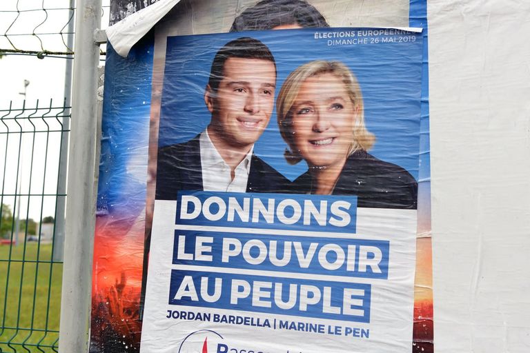 لافتات الانتخابات الأوروبية في فرنسا