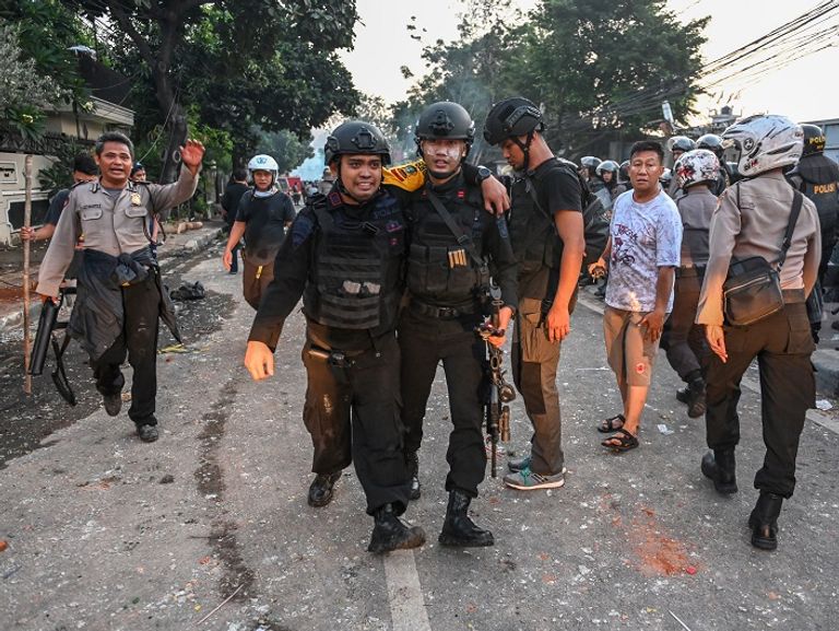 أعمال عنف تضرب جاكرتا أعمال عنف تضرب جاكرتا