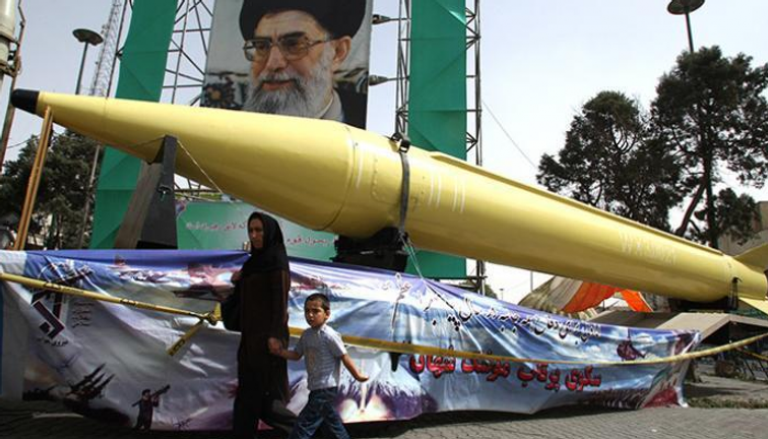 استعراض لمنصة إطلاق صاروخية في إيران - أرشيفية