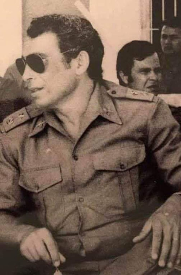 رئيس جهاز المخابرات الجزائري الأسبق الفريق المتقاعد محمد مدين "في الخلف" رئيس جهاز المخابرات الجزائري الأسبق - أرشيفية