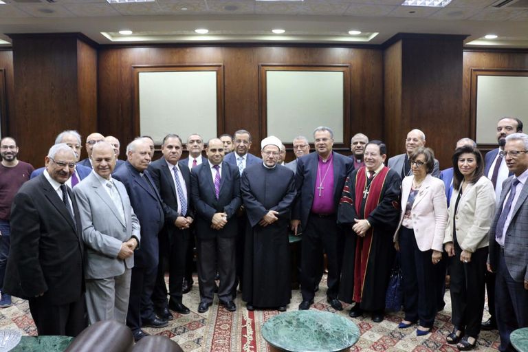 وفد الكنيسة الإنجلية خلال تهنئة شيخ الأزهر