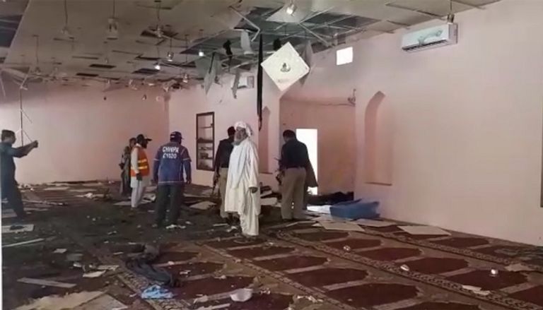صورة من داخل المسجد المسجد الذي شهد التفجير