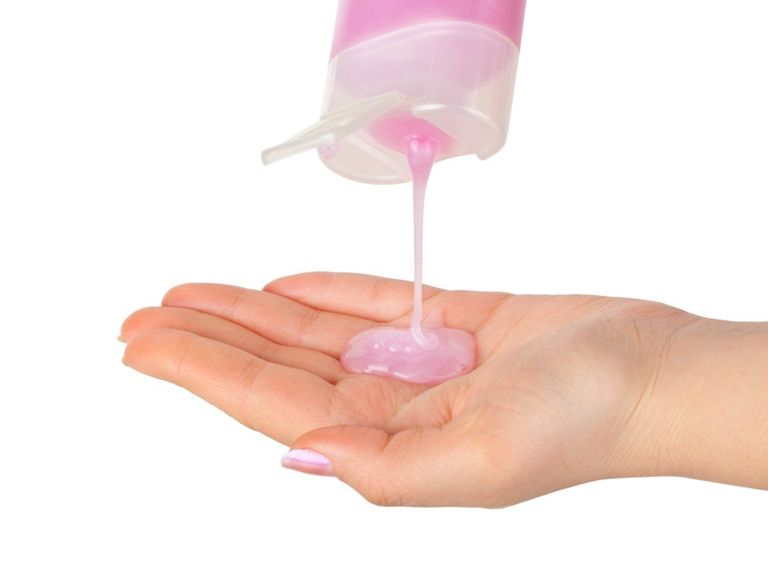 ارتداء القبعات يساهم في الحفاط على صحة الشعر