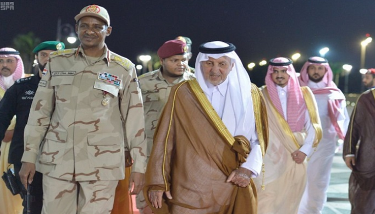 الأمير خالد الفيصل يستقبل الفريق أول محمد حمدان دقلو