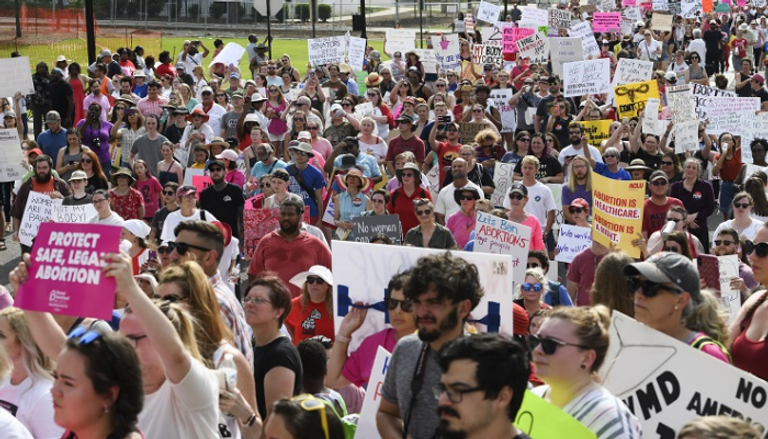 مظاهرات ضدّ قانون يجرّم الإجهاض في ألاباما