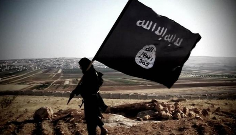 مقاتل تابع لتنظيم داعش الإرهابي