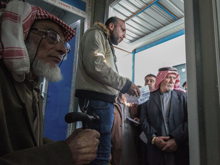 ضجيج الحرب أفقد الآلاف سمعهم في الموصل